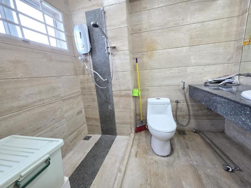 3-storey Terraced House for Sale in Cheras (Selangor) - Ken Lew - Bathroom - PropertyGuru.com.my