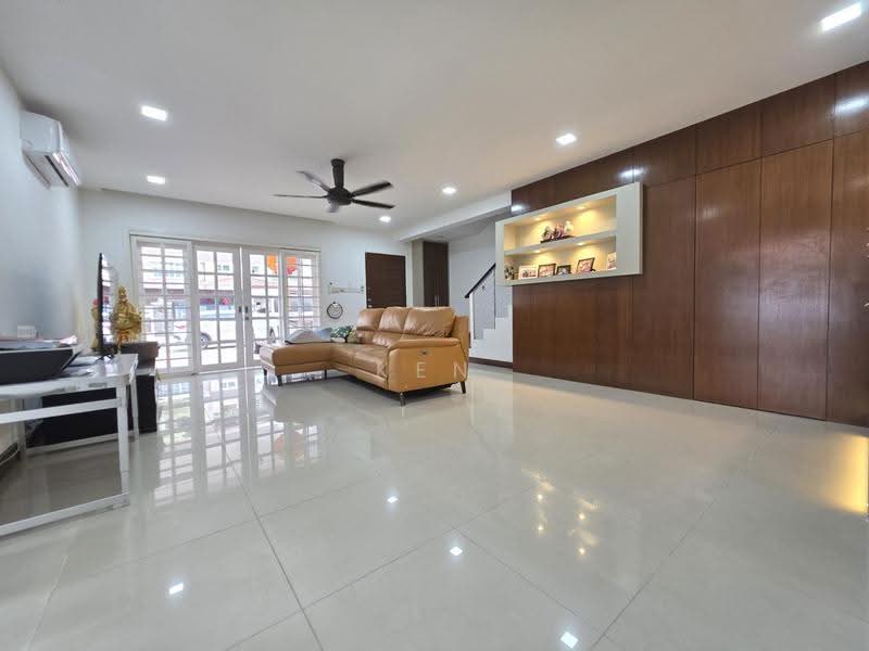 3-storey Terraced House for Sale in Cheras (Selangor) - Ken Lew - Living Room - PropertyGuru.com.my