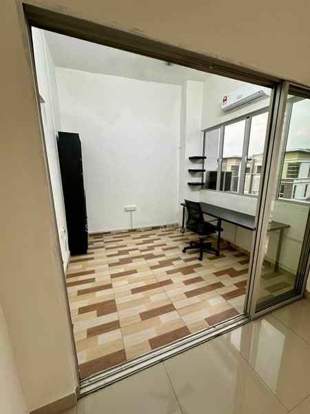 Rumah Teres 3 Tingkat untuk Dijual di Sungai Buloh (Selangor) - Selvam . - Study - PropertyGuru.com.my