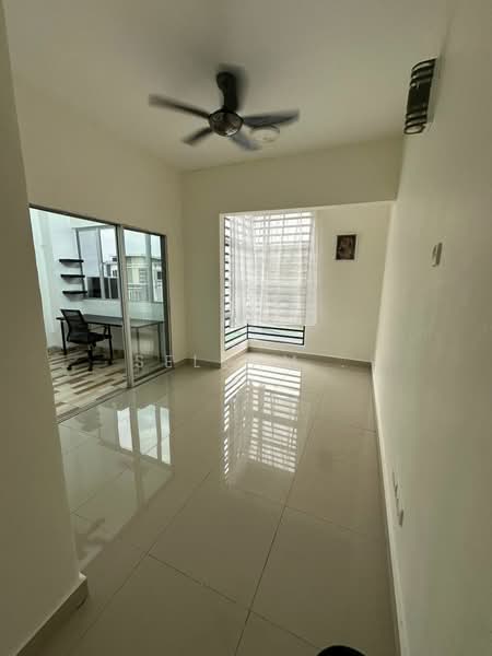 Rumah Teres 3 Tingkat untuk Dijual di Sungai Buloh (Selangor) - Selvam . - Study - PropertyGuru.com.my