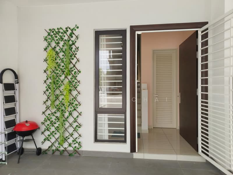 Townhouse for Rent in 16 Sierra (Puchong) - Trevor Chai - Entrance - PropertyGuru.com.my