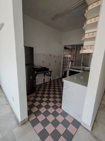 Kondominium untuk Disewa di Menara Alpha - Tiffany Tan - Kitchen - PropertyGuru.com.my