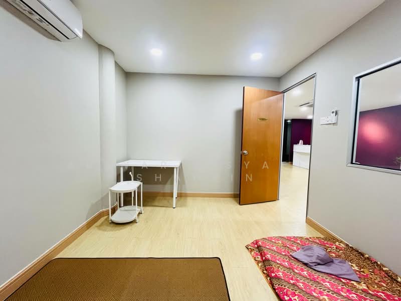 Kedai / Pejabat untuk Disewa di Seksyen 20 (Shah Alam) - Absyarie Syafiq Shahrin - Interior - PropertyGuru.com.my