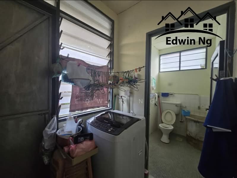 Rumah Berkembar untuk Dijual di Taman Lembah Ria (Ayer Itam) - Edwin Ng - Bathroom - PropertyGuru.com.my