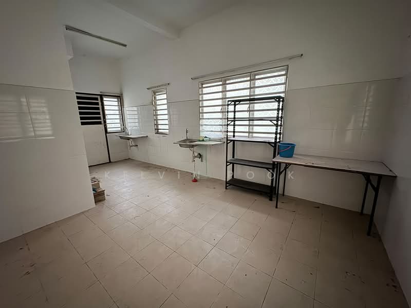 Rumah Teres 2 Tingkat untuk Dijual di Puncak Bestari (Puncak Alam) - Kelvin Pook - Kitchen - PropertyGuru.com.my