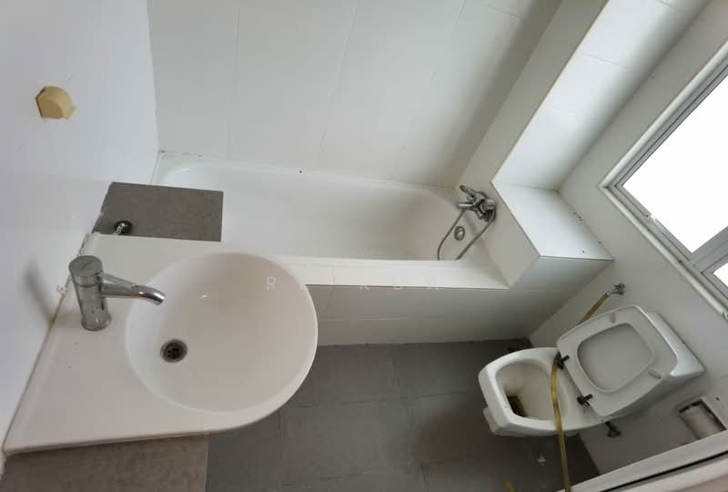 Bungalow for Sale in Pekan Batu 9 (Cheras) - RK Kua - Bathroom - PropertyGuru.com.my