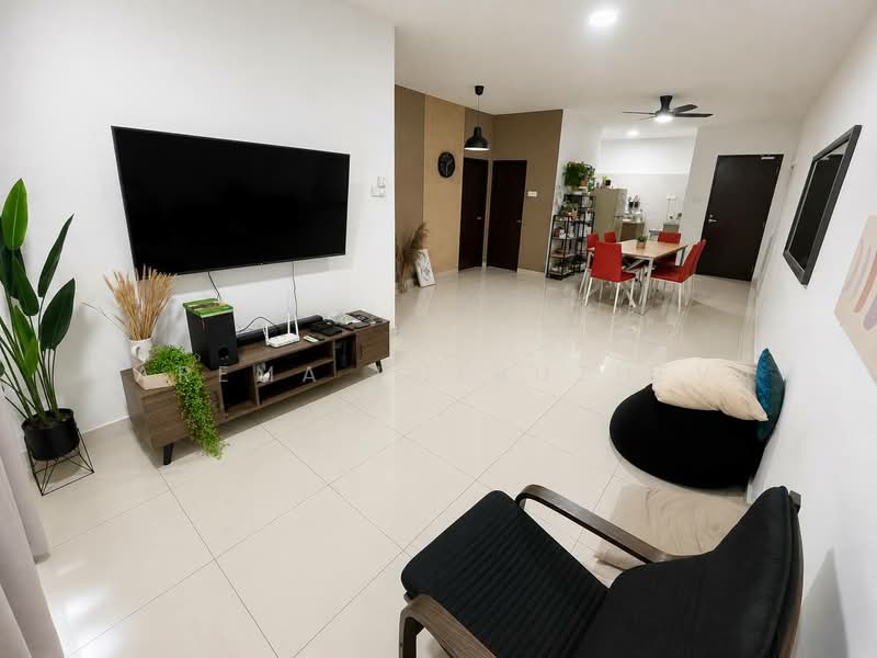 Kondominium untuk Dijual di Residensi Zamrud - Zarema Kulbuzheva - Living Room - PropertyGuru.com.my