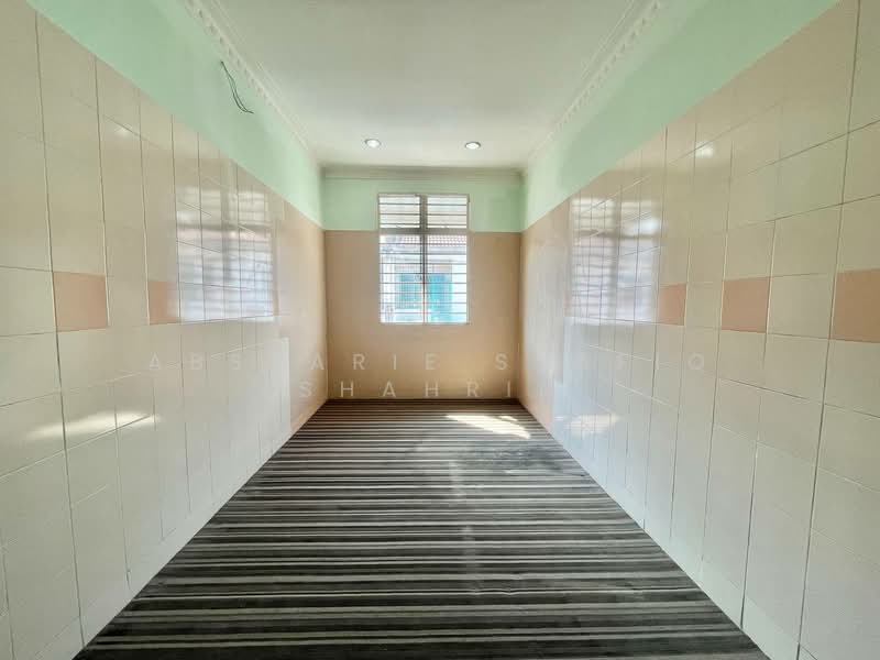 Shop / Office for Rent in Seksyen 24 (Shah Alam) - Absyarie Syafiq Shahrin - Interior - PropertyGuru.com.my