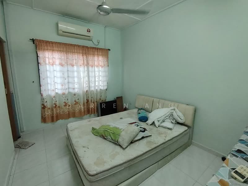 2-storey Terraced House for Sale in Bandar Baru Permas Jaya (Permas Jaya) - Darren Ang - Bedroom - PropertyGuru.com.my