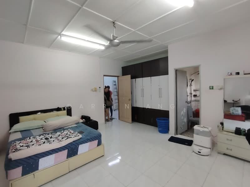 2-storey Terraced House for Sale in Bandar Baru Permas Jaya (Permas Jaya) - Darren Ang - Bedroom - PropertyGuru.com.my