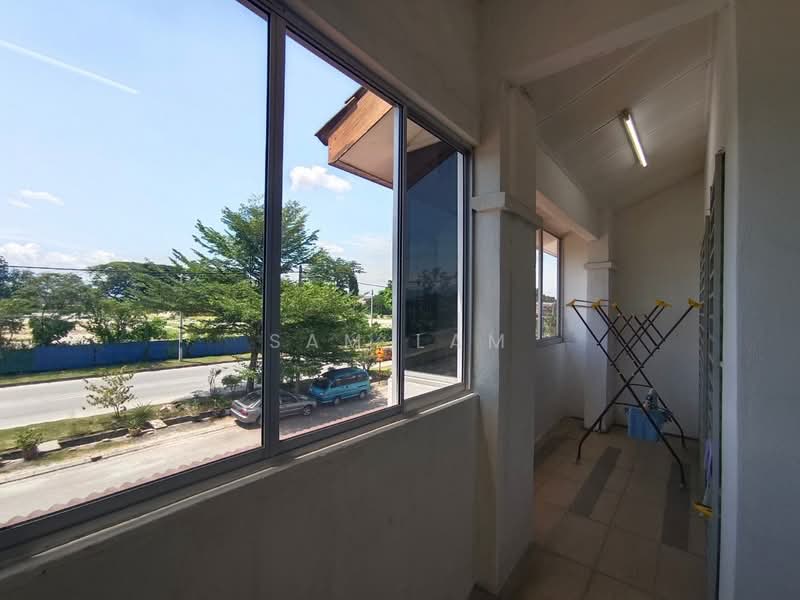 2-storey Terraced House for Sale in Taman Pengkalan Barat (Ipoh) - Sam Lam - Balcony - PropertyGuru.com.my