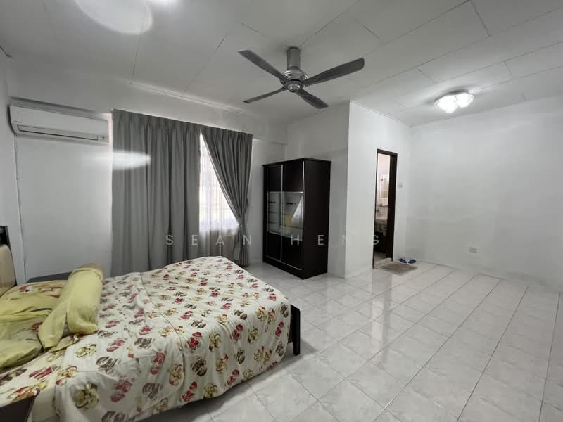 2-storey Terraced House for Sale in Taman Idaman (Simpang Ampat) - Sean Heng - Bedroom - PropertyGuru.com.my