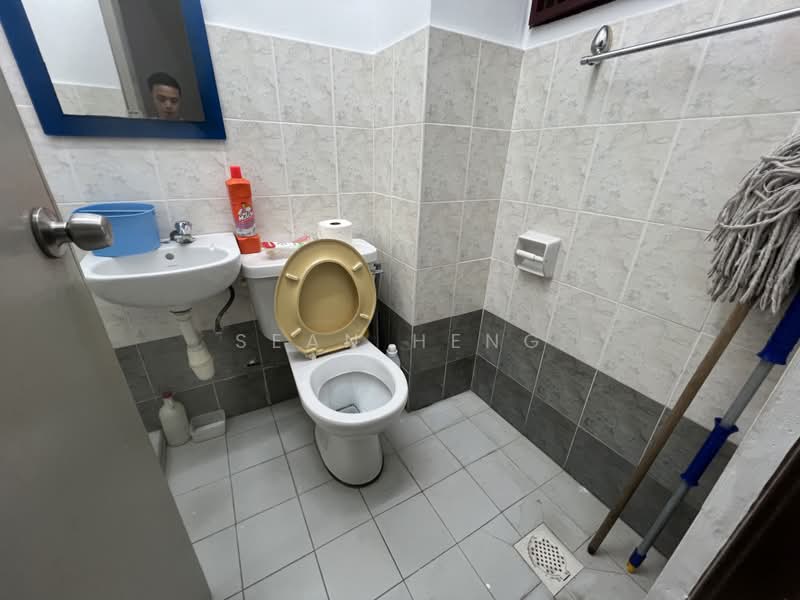 2-storey Terraced House for Sale in Taman Idaman (Simpang Ampat) - Sean Heng - Bathroom - PropertyGuru.com.my