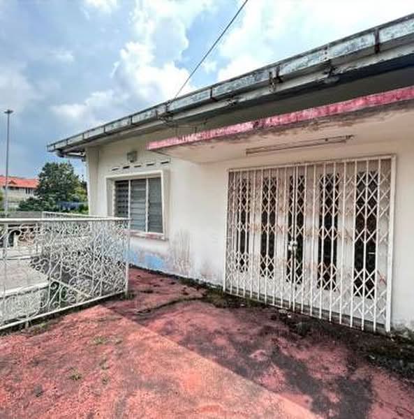 Commercial Semi-D for Rent in Taman Nong Chik (Johor Bahru) - Alviss Tay - Exterior - PropertyGuru.com.my
