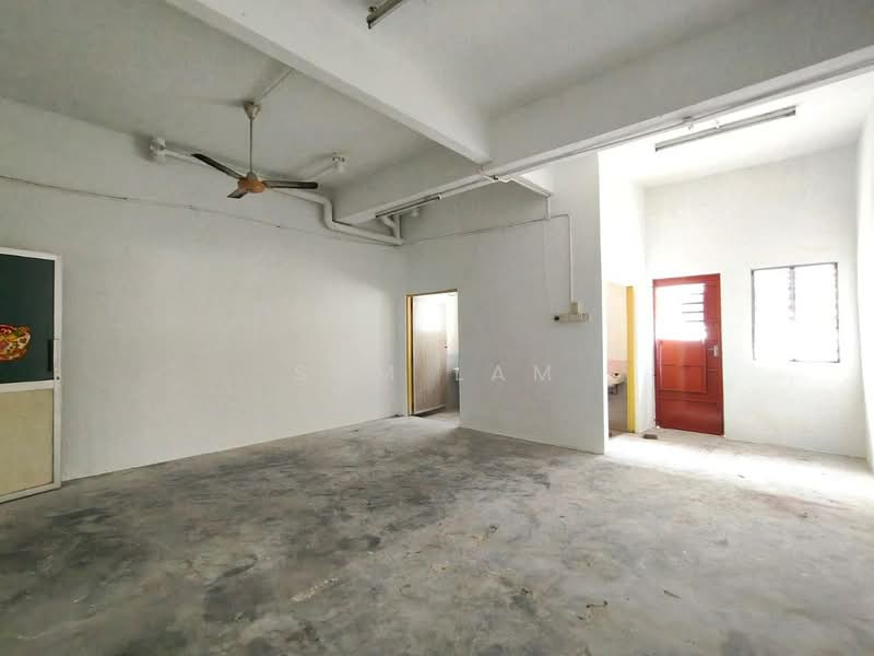 Shop for Sale in Bandar Lahat Baru (Lahat) - Sam Lam - Interior - PropertyGuru.com.my