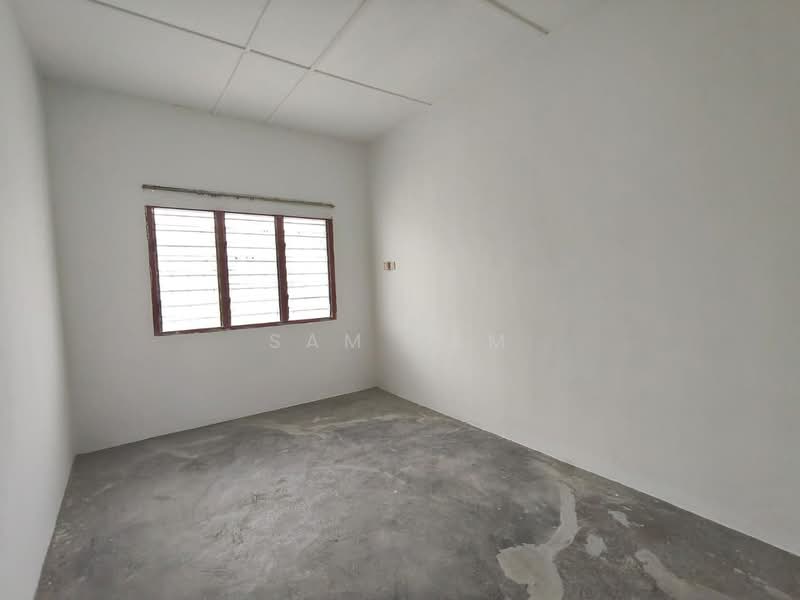 Shop for Sale in Bandar Lahat Baru (Lahat) - Sam Lam - Interior - PropertyGuru.com.my