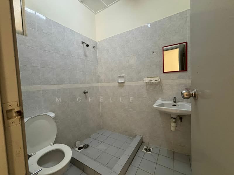 Bungalow for Sale in Seksyen 4 (Kota Damansara) - Michelle Lai - Bathroom - PropertyGuru.com.my