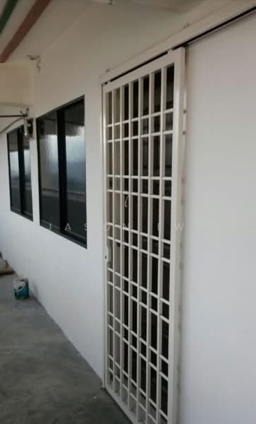 Rumah Flat untuk Disewa di Farlim 4 - Jason Ewe - Exterior - PropertyGuru.com.my