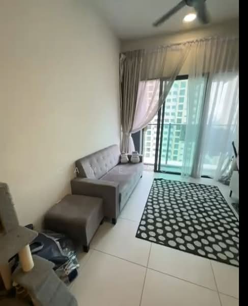 Servis Apartment untuk Dijual di Majestic Maxim - Camie Hoo - Living Room - PropertyGuru.com.my