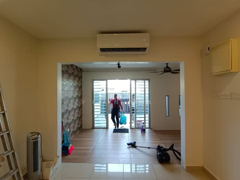 2-storey Terraced House for Sale in Taman Kundang Jaya (Rawang) - Yean Ma - Living Room - PropertyGuru.com.my