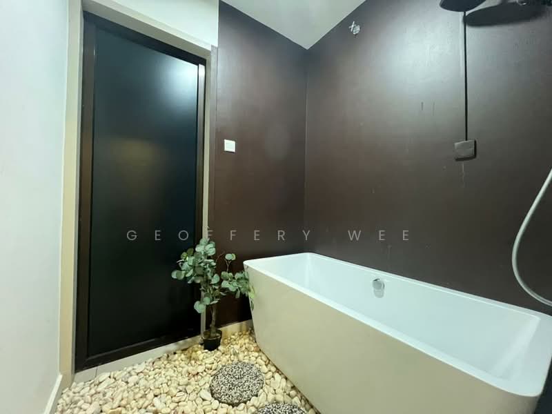 Servis Apartment untuk Dijual di Bali Residences - Geoffery Wee - Bathroom - PropertyGuru.com.my