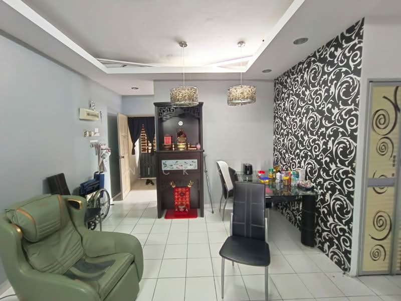 Pangsapuri untuk Disewa di Taman Larkin Idaman Plot C - Nick Kan - Living Room - PropertyGuru.com.my