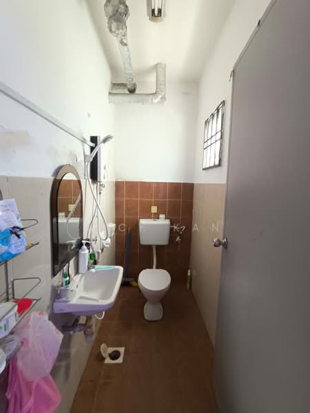 Pangsapuri untuk Disewa di Taman Larkin Idaman Plot C - Nick Kan - Bathroom - PropertyGuru.com.my