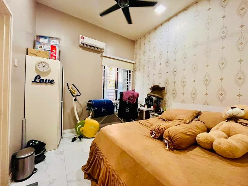 Semi-Detached House for Sale in Cahaya Spk (Shah Alam) - Nahathir Shahabudin - Bedroom - PropertyGuru.com.my