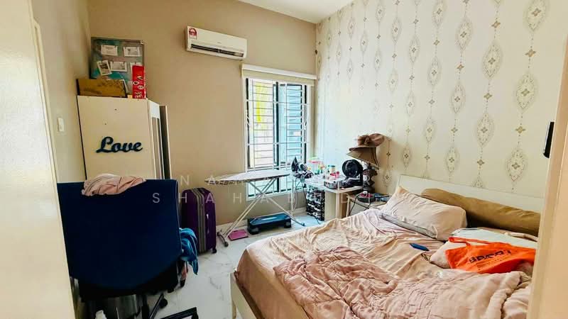 Semi-Detached House for Sale in Cahaya Spk (Shah Alam) - Nahathir Shahabudin - Bedroom - PropertyGuru.com.my