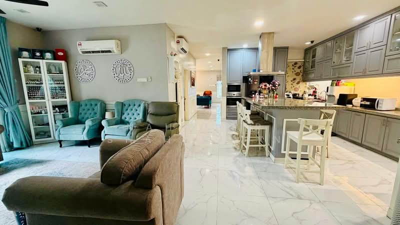 Semi-Detached House for Sale in Cahaya Spk (Shah Alam) - Nahathir Shahabudin - Living Room - PropertyGuru.com.my