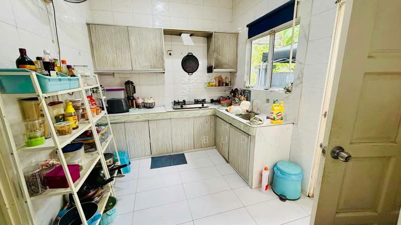 Semi-Detached House for Sale in Cahaya Spk (Shah Alam) - Nahathir Shahabudin - Kitchen - PropertyGuru.com.my