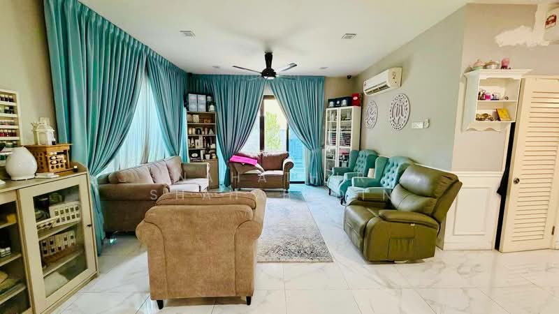 Semi-Detached House for Sale in Cahaya Spk (Shah Alam) - Nahathir Shahabudin - Living Room - PropertyGuru.com.my