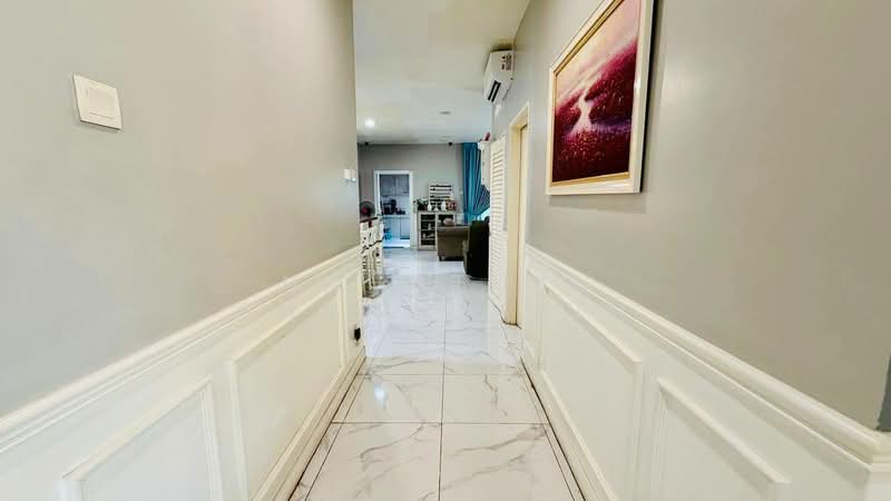 Semi-Detached House for Sale in Cahaya Spk (Shah Alam) - Nahathir Shahabudin - Corridor - PropertyGuru.com.my