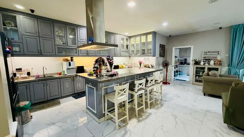 Semi-Detached House for Sale in Cahaya Spk (Shah Alam) - Nahathir Shahabudin - Kitchen - PropertyGuru.com.my