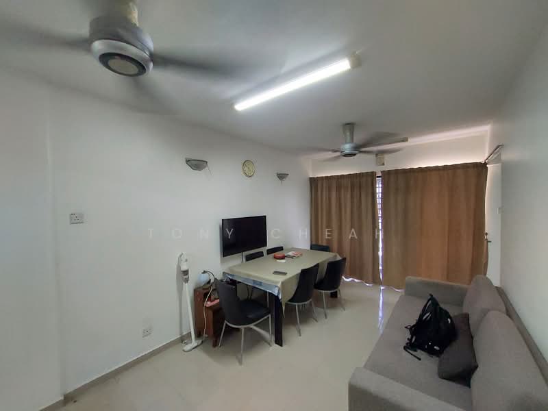 Flat for Sale at Taman Seri Damai - Tony Cheah - Living Room - PropertyGuru.com.my