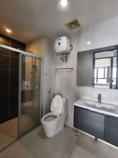Condominium for Rent at Royal Strand @ Country Garden Danga Bay - Daren Tee - Bathroom - PropertyGuru.com.my