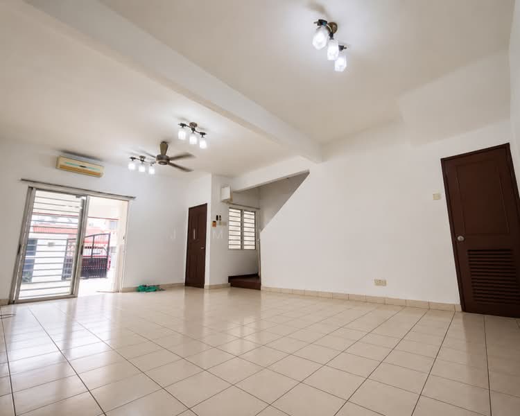 2-storey Terraced House for Sale in Kota Kemuning (Shah Alam) - Jim Ling - Living Room - PropertyGuru.com.my