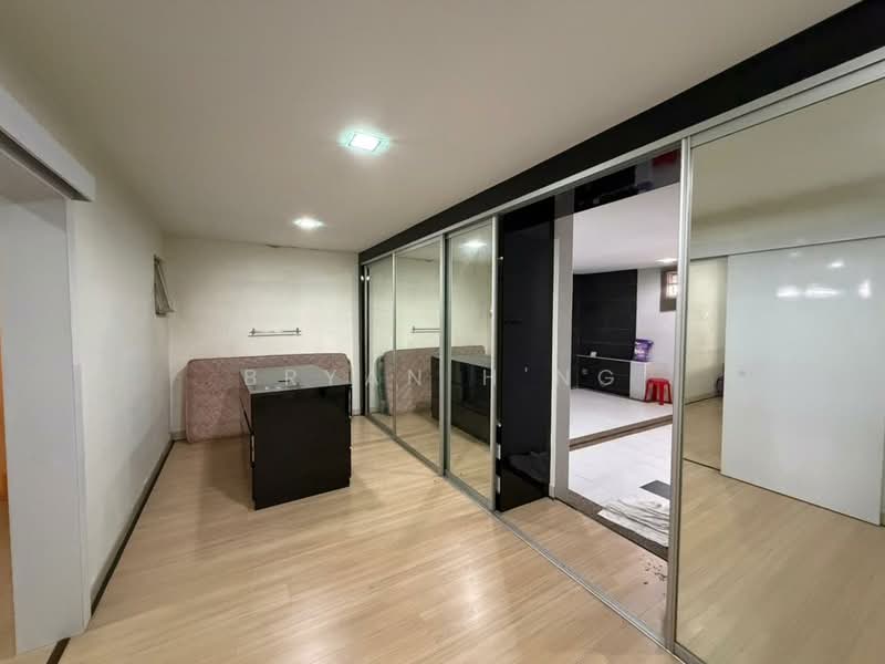 3-storey Terraced House for Sale in Relau (Bukit Jambul) - Bryan H'ng - Bedroom - PropertyGuru.com.my
