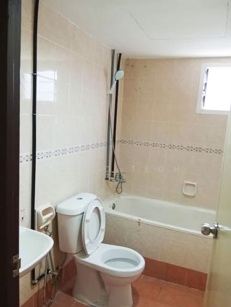 Condominium for Rent at Gurney Park Condominium - Bosco Teoh - Bathroom - PropertyGuru.com.my