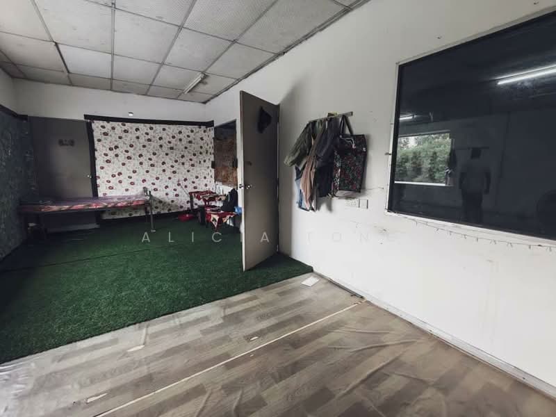 Terrace Factory for Rent in Taman Tan Sri Yaacob (Johor Bahru) - Alicia Fong - Bedroom - PropertyGuru.com.my