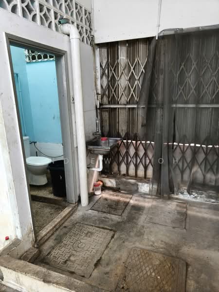 Shop for Rent in Kampung Cheras Baru (Ampang) - Andrew Neoh - Bathroom - PropertyGuru.com.my