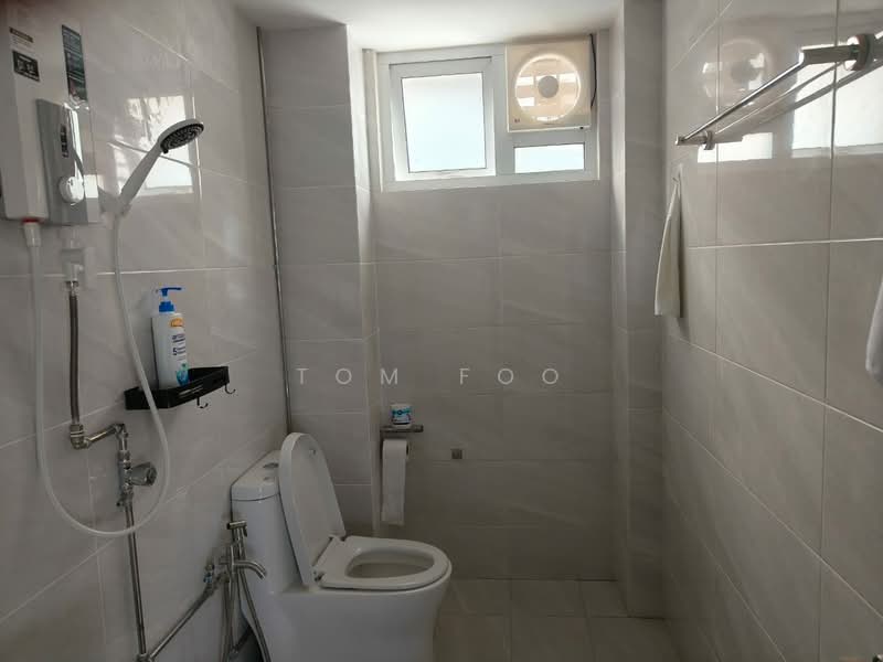 Apartment for Rent at Merdeka View Apartment - Tom Foo - Bathroom - PropertyGuru.com.my
