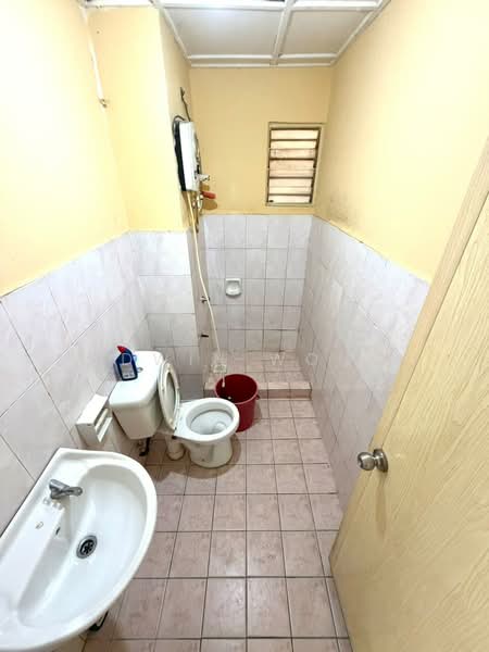 Condominium for Sale at D'Rimba - Edwin Wong - Bathroom - PropertyGuru.com.my