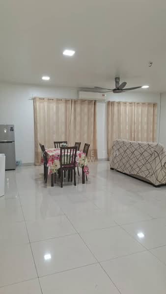 Kondominium untuk Disewa di Suasana Lumayan - Kenneth Low - Living Room - PropertyGuru.com.my