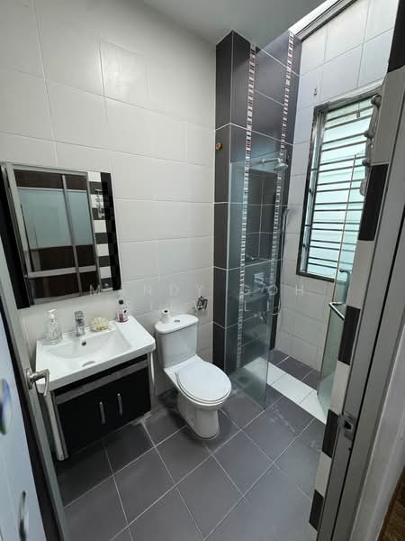 2.5-storey Terraced House for Sale in Skudai (Johor) - Mandy Goh Siew Li - Bathroom - PropertyGuru.com.my