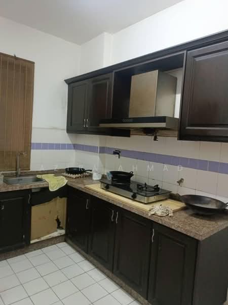 Condominium for Sale at Cyberia Crescent 1 - Azira Ahmad - Kitchen - PropertyGuru.com.my