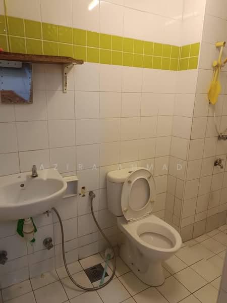 Condominium for Sale at Cyberia Crescent 1 - Azira Ahmad - Bathroom - PropertyGuru.com.my