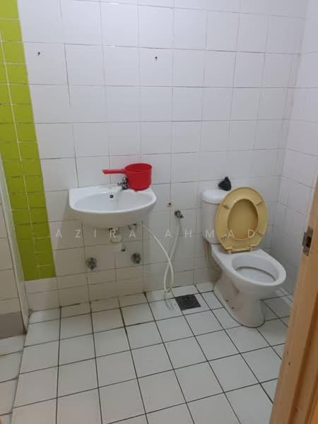 Condominium for Sale at Cyberia Crescent 1 - Azira Ahmad - Bathroom - PropertyGuru.com.my