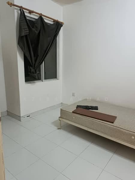 Condominium for Sale at Cyberia Crescent 1 - Azira Ahmad - Bedroom - PropertyGuru.com.my