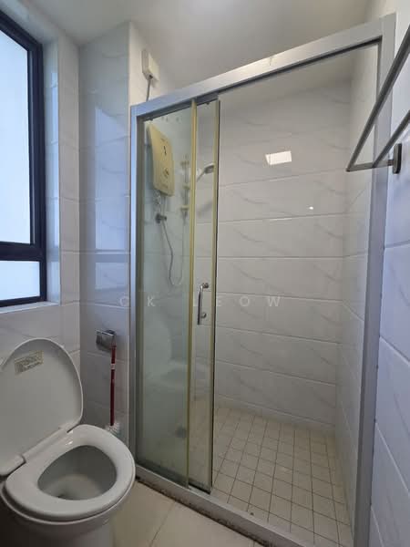 Kondominium untuk Disewa di Cerulean Bay @ Forest City - Ck Leow - Bathroom - PropertyGuru.com.my